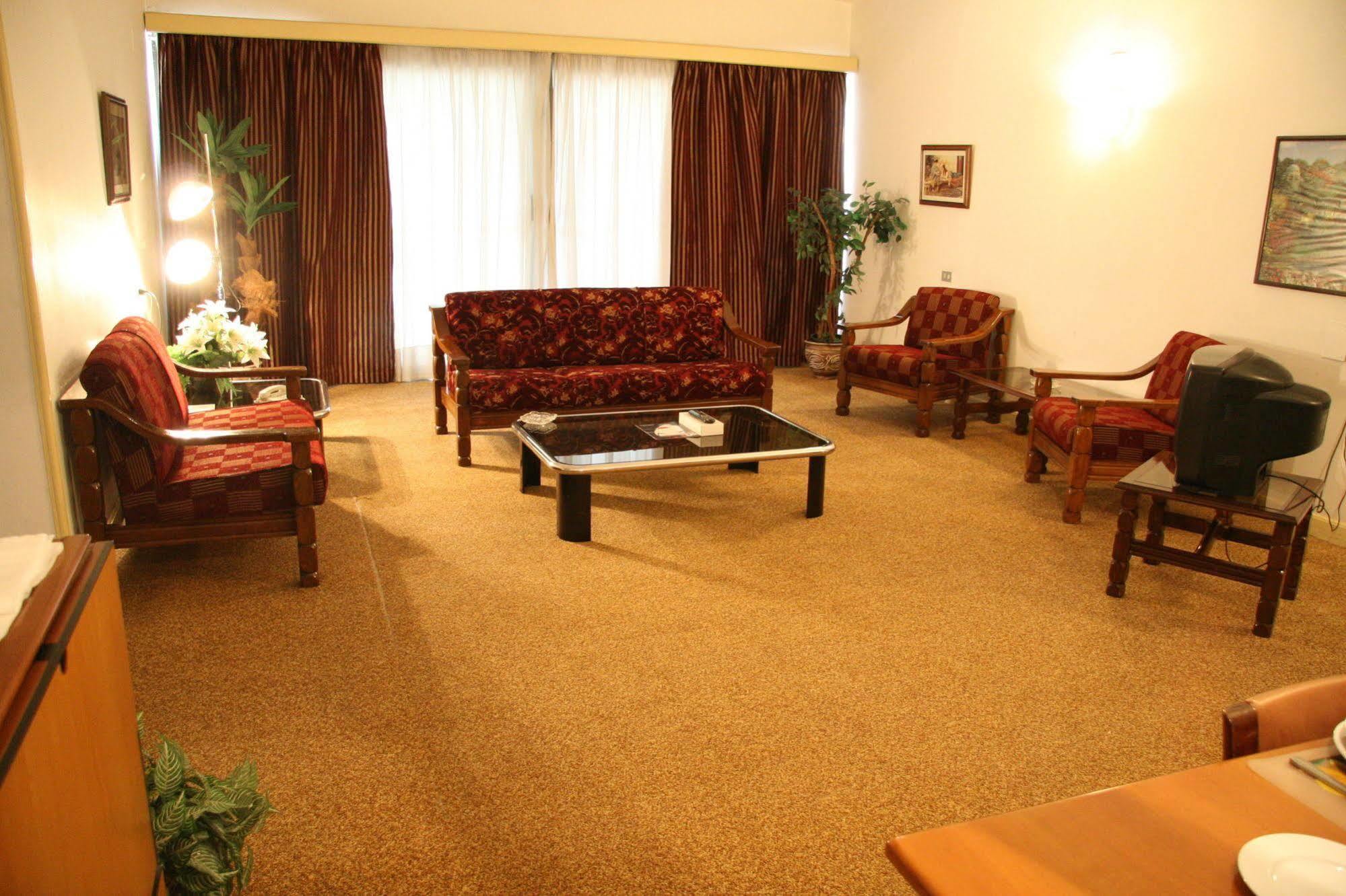 Royal Maadi Hotel Cairo Exterior photo